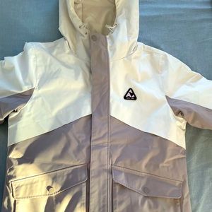 Waterproof and windproof jacket for women